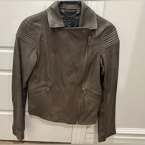 Marc Jacobs gently used leather Great condition! Size: